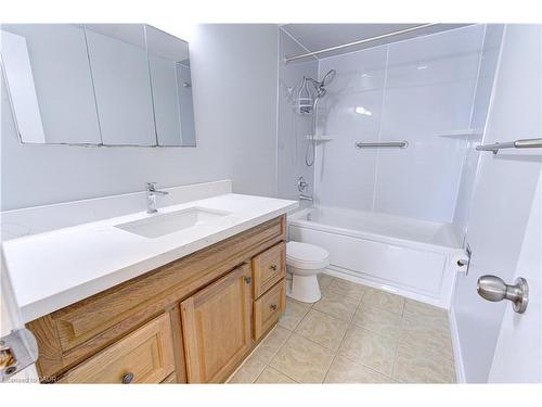 3045 Driftwood Drive, Burlington, ON - Indoor Photo Showing Bathroom