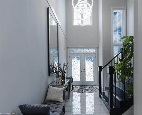 20 Festival Way, Binbrook, ON - Indoor Photo Showing Other Room