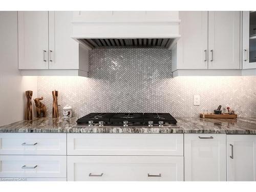 20 Festival Way, Binbrook, ON - Indoor Photo Showing Kitchen With Upgraded Kitchen