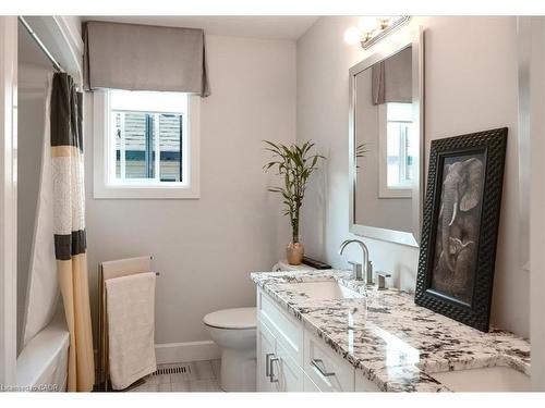 20 Festival Way, Binbrook, ON - Indoor Photo Showing Bathroom
