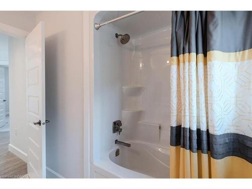 20 Festival Way, Binbrook, ON - Indoor Photo Showing Bathroom
