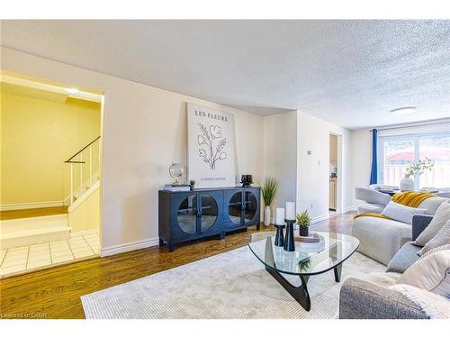 37-151 Gateshead Crescent, Stoney Creek, ON - Indoor Photo Showing Living Room