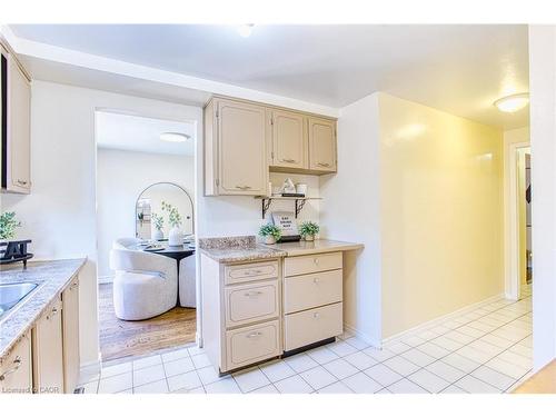 37-151 Gateshead Crescent, Stoney Creek, ON - Indoor Photo Showing Kitchen