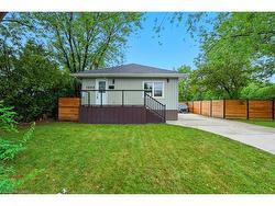 1233 Coric Avenue  Burlington, ON L7R 3S4