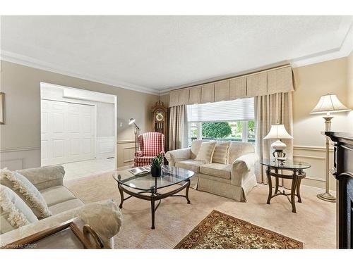 3 Atkins Drive, Hamilton, ON - Indoor Photo Showing Living Room