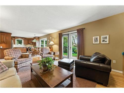 3 Atkins Drive, Hamilton, ON - Indoor Photo Showing Living Room