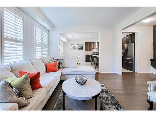 26 Whithorn Crescent, Caledonia, ON - Indoor Photo Showing Living Room