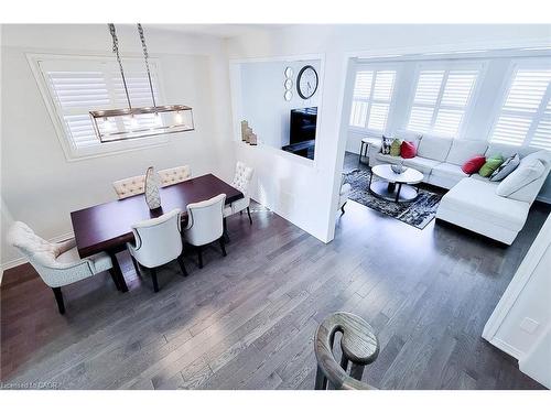 26 Whithorn Crescent, Caledonia, ON - Indoor Photo Showing Living Room