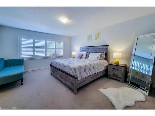 26 Whithorn Crescent, Caledonia, ON - Indoor Photo Showing Bedroom
