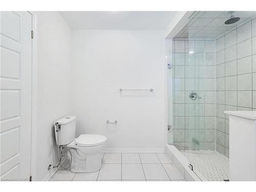 26 Whithorn Crescent, Caledonia, ON - Indoor Photo Showing Bathroom