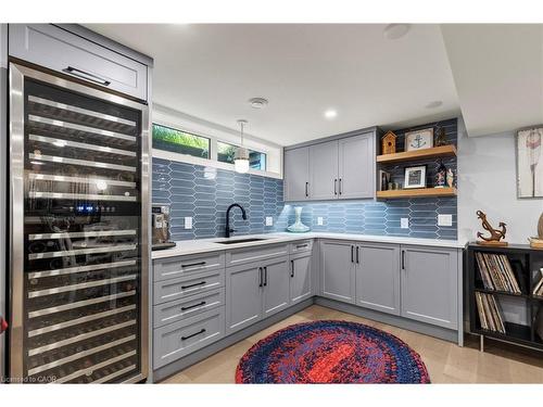 3886 Glenview Drive, Lincoln, ON - Indoor Photo Showing Kitchen