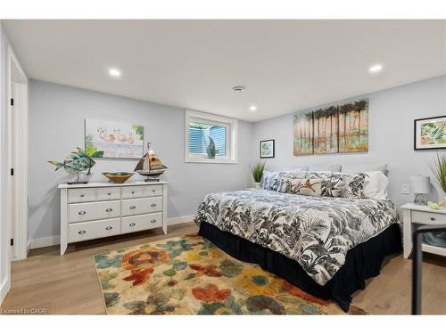 3886 Glenview Drive, Lincoln, ON - Indoor Photo Showing Bedroom