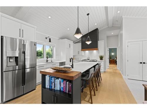 3886 Glenview Drive, Lincoln, ON - Indoor Photo Showing Kitchen With Upgraded Kitchen