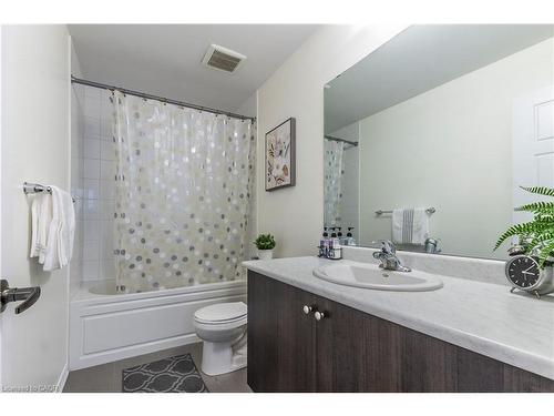 46 Kelso Drive, Caledonia, ON - Indoor Photo Showing Bathroom