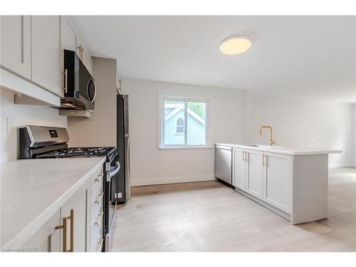 92 Pearl Street S, Hamilton, ON - Indoor Photo Showing Kitchen