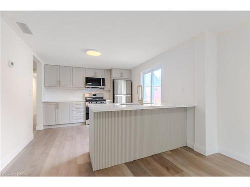 92 Pearl Street S, Hamilton, ON - Indoor Photo Showing Kitchen
