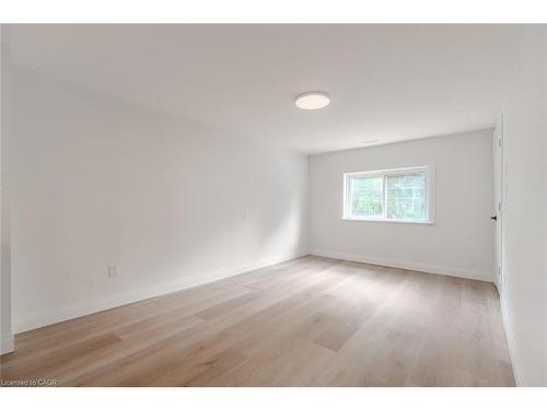 92 Pearl Street S, Hamilton, ON - Indoor Photo Showing Other Room