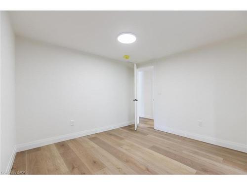 92 Pearl Street S, Hamilton, ON - Indoor Photo Showing Other Room