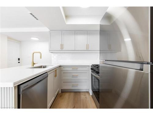 92 Pearl Street S, Hamilton, ON - Indoor Photo Showing Kitchen With Stainless Steel Kitchen With Upgraded Kitchen