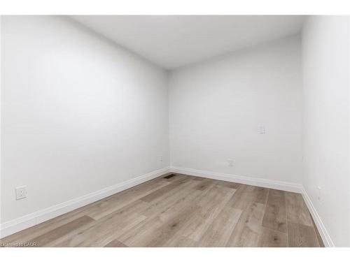 92 Pearl Street S, Hamilton, ON - Indoor Photo Showing Other Room