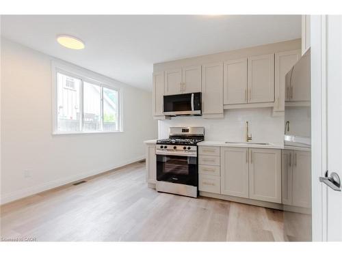 92 Pearl Street S, Hamilton, ON - Indoor Photo Showing Kitchen