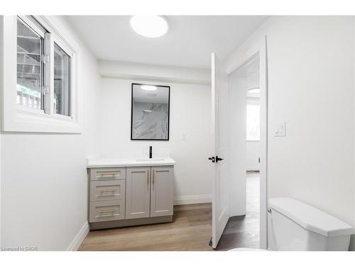 92 Pearl Street S, Hamilton, ON - Indoor Photo Showing Other Room