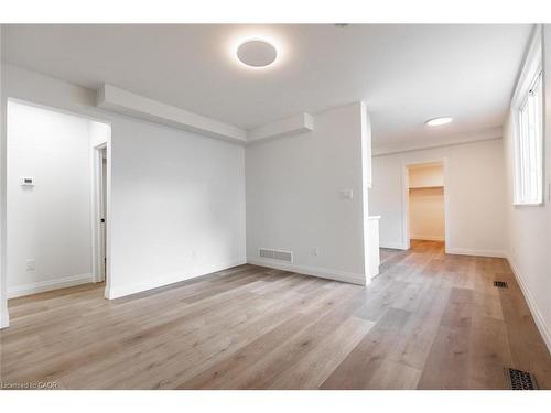 92 Pearl Street S, Hamilton, ON - Indoor Photo Showing Other Room