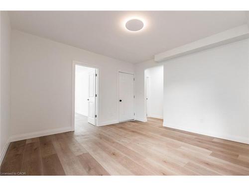 92 Pearl Street S, Hamilton, ON - Indoor Photo Showing Other Room