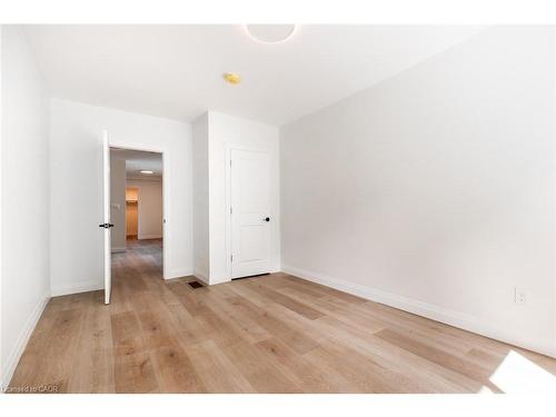 92 Pearl Street S, Hamilton, ON - Indoor Photo Showing Other Room