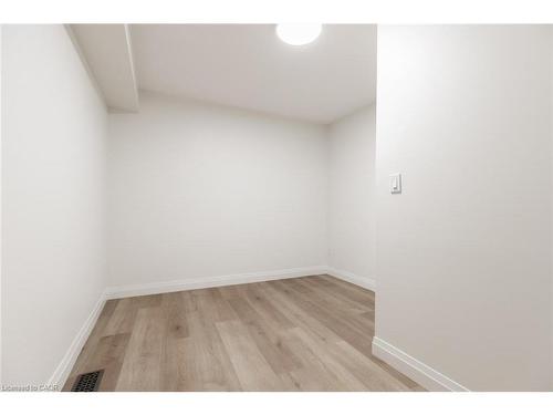 92 Pearl Street S, Hamilton, ON - Indoor Photo Showing Other Room