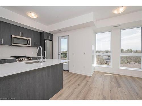 616-312 Erb Street W, Waterloo, ON - Indoor Photo Showing Kitchen With Double Sink With Upgraded Kitchen