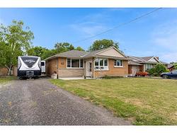 5073 Charles Street  Beamsville, ON L3J 0K5