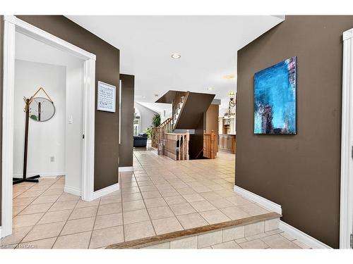18 Konstantine Court, Hamilton, ON - Indoor Photo Showing Other Room