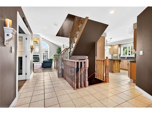 18 Konstantine Court, Hamilton, ON - Indoor Photo Showing Other Room