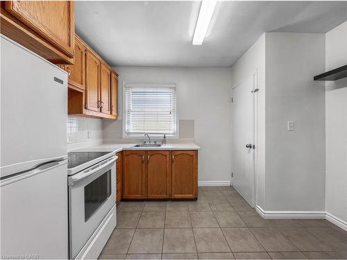 300 East 32Nd Street, Hamilton, ON - Indoor Photo Showing Kitchen