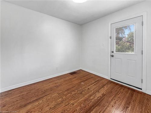 300 East 32Nd Street, Hamilton, ON - Indoor Photo Showing Other Room