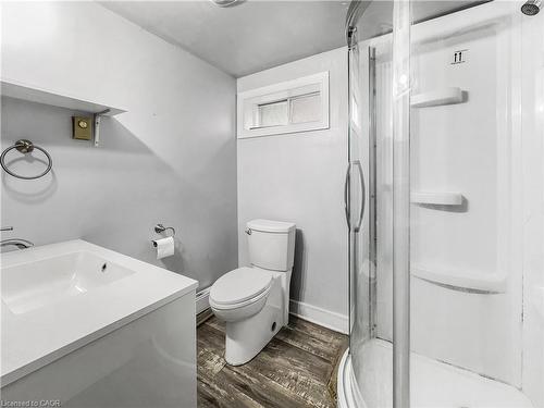 300 East 32Nd Street, Hamilton, ON - Indoor Photo Showing Bathroom