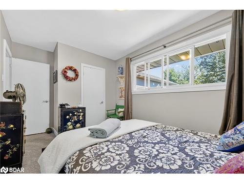 364 Beachwood Avenue, London, ON - Indoor Photo Showing Bedroom