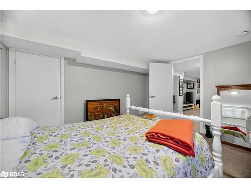 364 Beachwood Avenue, London, ON - Indoor Photo Showing Bedroom