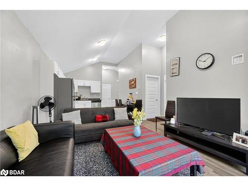 364 Beachwood Avenue, London, ON - Indoor Photo Showing Living Room