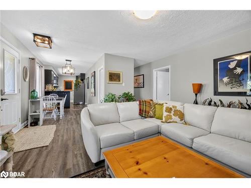 364 Beachwood Avenue, London, ON - Indoor Photo Showing Living Room
