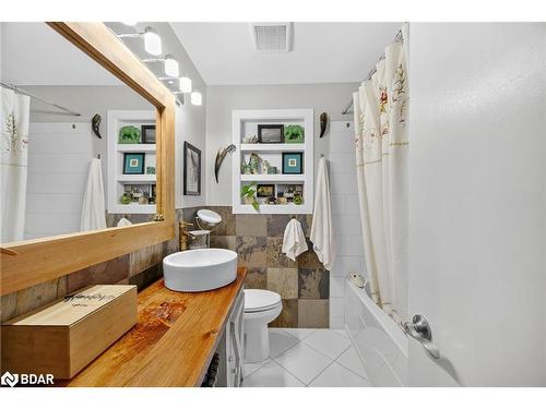 364 Beachwood Avenue, London, ON - Indoor Photo Showing Bathroom