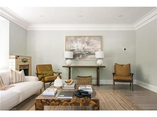 3 Oakwood Place, Hamilton, ON - Indoor Photo Showing Other Room