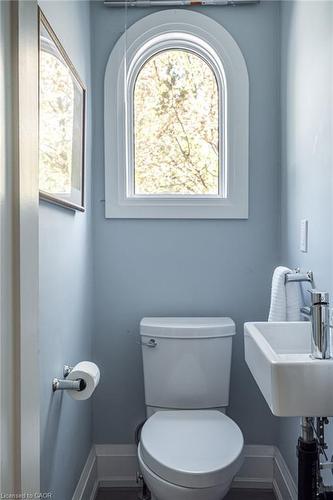 3 Oakwood Place, Hamilton, ON - Indoor Photo Showing Bathroom