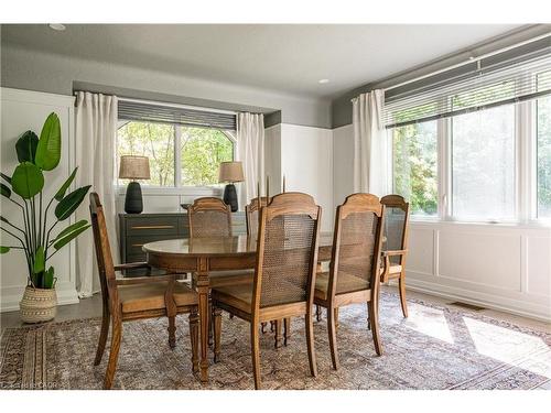 3 Oakwood Place, Hamilton, ON - Indoor Photo Showing Dining Room