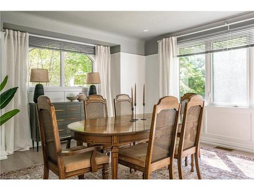 3 Oakwood Place, Hamilton, ON - Indoor Photo Showing Dining Room