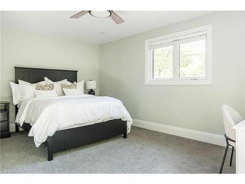 3 Oakwood Place, Hamilton, ON - Indoor Photo Showing Bedroom