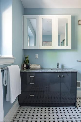 3 Oakwood Place, Hamilton, ON - Indoor