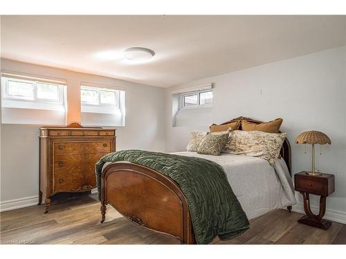 3 Oakwood Place, Hamilton, ON - Indoor Photo Showing Bedroom