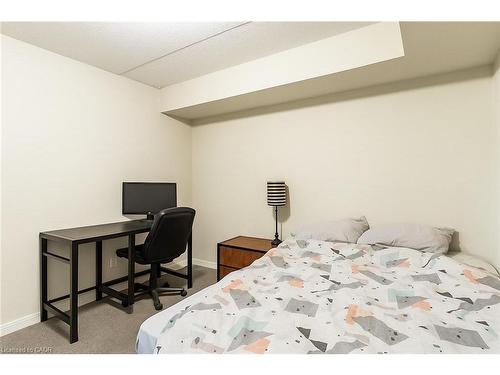 301-261 Lester Street, Waterloo, ON - Indoor Photo Showing Bedroom